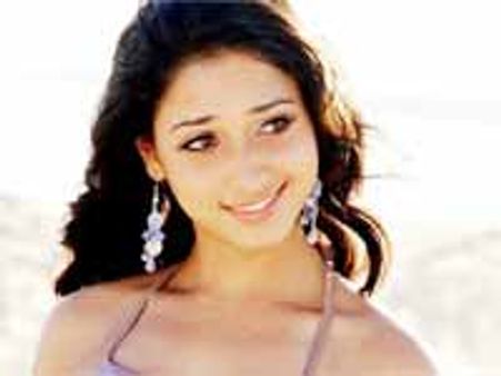 తమన్నాకి కమల్ లిప్ కిస్?