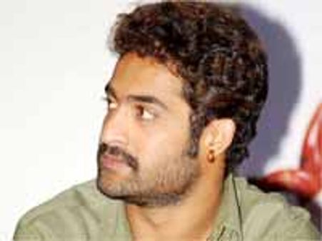 జూ ఎన్టీఆర్ ని అర్థిస్తు విక్టరీ వెంకటేష్