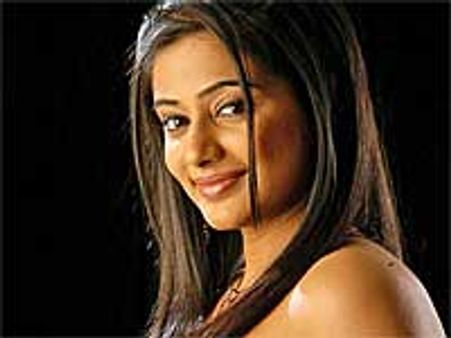 ఆ సినిమాకి ప్రియమణే నిర్మాత?