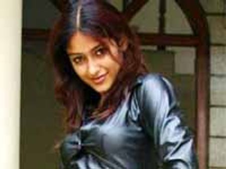 'విష్ణు’తో ఇలియానా రహస్యాలు!