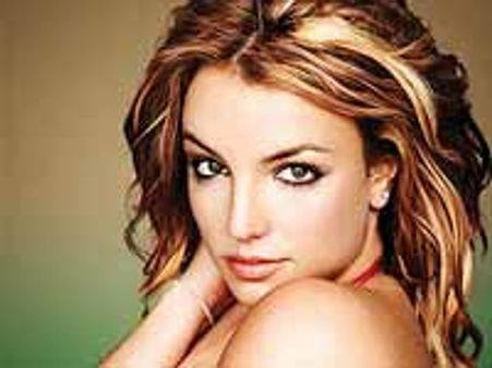 ఏంజిలీనా జోలీని అధిగమించి ఉత్తమ తల్లిగా నిలిచిన బ్రిట్నీ స్పియర్