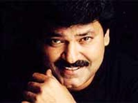 ఓ భగ్నప్రేమికుడి పాటకోసం చరణ్!!