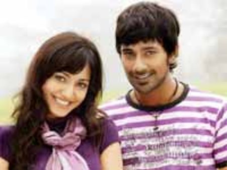 వరుణ్ సందేశ్, నేహాశర్మల 'కుర్రాడు' రిలీజ్ డేట్