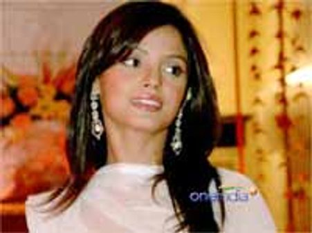 నీతూచంద్రకు బెదిరింపు