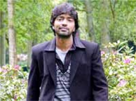 బెండు అప్పారావు తప్పించుకున్నాడు