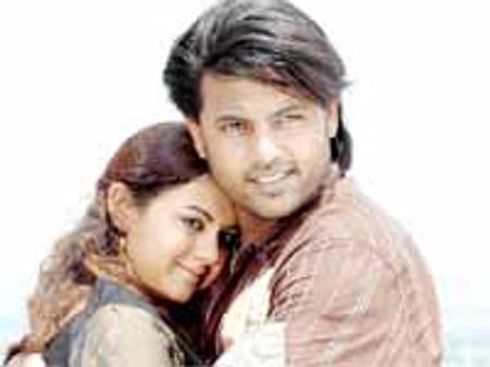 కామ్న జెఠ్మలాని 'ధీర'!!