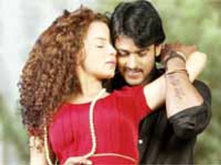 ఏక్ నిరంజన్ తో 'అమరావతి' దర్శనం