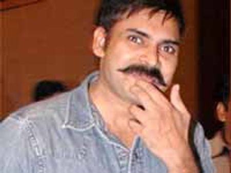 ‘మగధీర’ పై పెదవి విరిచిన పవర్ స్టార్ పవన్ కళ్యాణ్!??