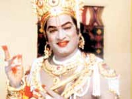 ఆ చిత్రంలో శ్రీకృష్ణుడిగా రాజేంద్రప్రసాద్‌