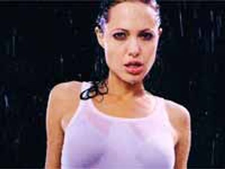 సంచలనం కోసమే అంత పని చేసారట!!