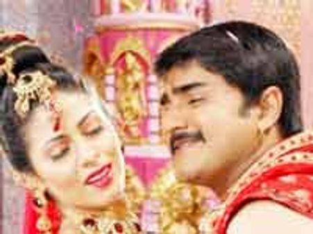 నవ్వితే హ్యాపి-నవ్వకపోతే బీపి నవ్వించి కవ్వించే సినిమా