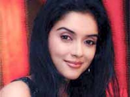 టాప్ డైరెక్టర్ కి జలక్ ఇచ్చిన అసిన్