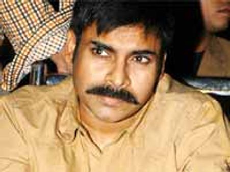 పూరీ, పవన్ కళ్యాణ్ చిత్రం ఆగటానికి కారణం?