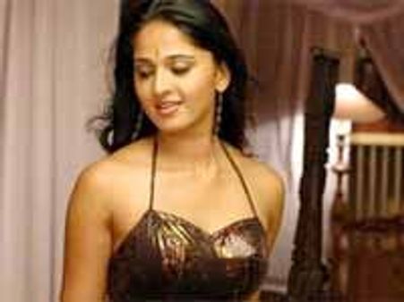 అనుష్క బికినీ పురానణం