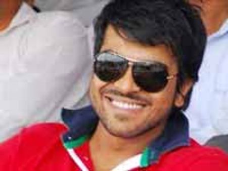 పవన్ కళ్యాణ్ దర్శకుడుతో రామ్ చరణ్ సినిమా?