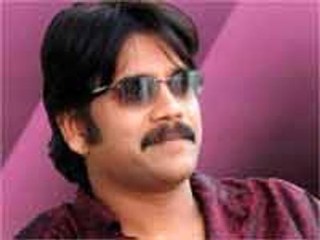 నాగార్జున అజాద్ చిత్రం రీమేక్ చేస్తున్న హీరో