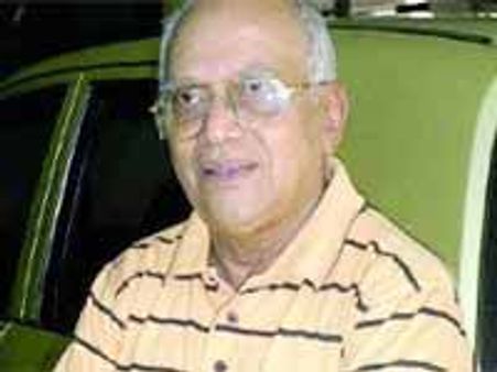 శ్రీరామదాసు నిర్మాత...ట్రాఫిక్ జామ్ లో