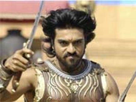 మగధీర..రామ్ చరణ్ కి పాలాభిషేకం