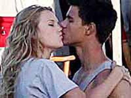 అదంతా ఒట్టిదే.. ఆమెందుకలా చేస్తోందో తెలీదు