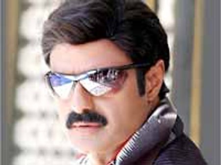 బాలకృష్ణ రియల్ లైఫ్ లోనూ హీరోయే!