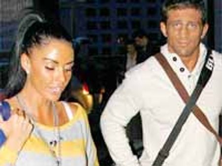 వారిద్దరి మధ్య సయోధ్య కోసం..అతని ఆరాటం