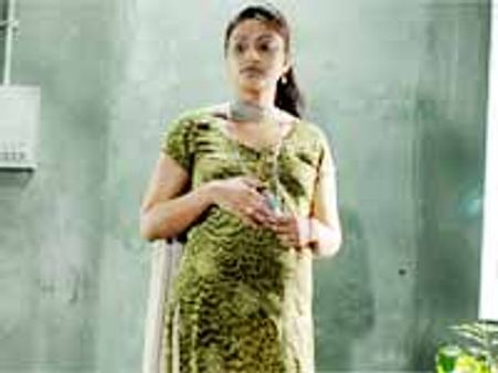 అల్లరి రవిబాబు 'అమరావతి' స్పెషలేమిటంటే..