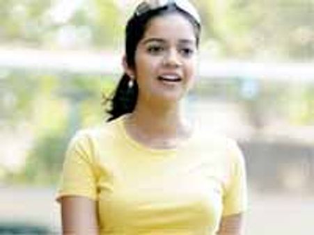 మంచుకురిసే వేలలో విక్రమ్-కలర్స్ స్వాతి!