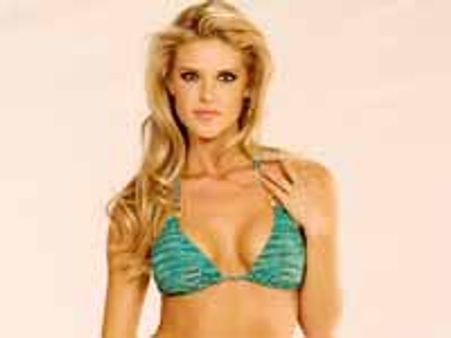 ఆమె సెక్స్ టేపు విడుదలకై అనుమతి కోరిన వివిడ్ ఎంటర్టెన్మెంట్