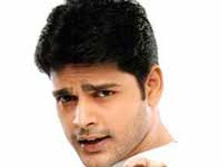 యువ రాజశేఖర్ రెడ్డి పాత్రలో ఆ యంగ్ హీరో