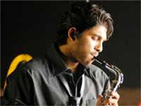 అల్లు అర్జున్..'ఆర్య 2' స్టోరీ లైన్ ఏమిటంటే...