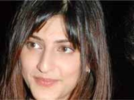 ఘజిని మొహమ్మద్ రేస్ లో శృతి హాసన్ !