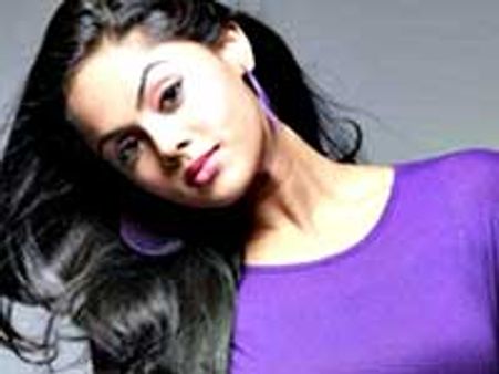 జోష్ చిత్రంలో నటించినందుకు నేనేమీ...కార్తీక