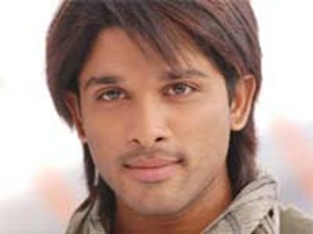 ఆర్య-2 పై సెన్సార్ బోర్డు ఛీఫ్ స్పెషల్ ఇంట్రస్టు ఏంటో