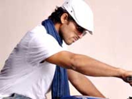 అల్లు అర్జున్ 'ఆర్య-2' మైఖేల్ జాక్సన్ కి అంకితం!