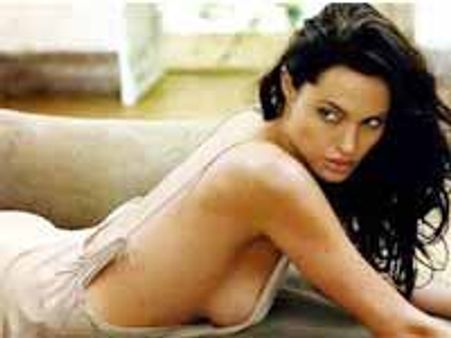 కూతురిని ఆకాశానికి ఎత్తేస్తున్న తండ్రి....!!