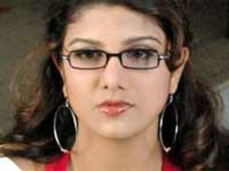 ప్లీజ్...ఆ ఒక్కటీ అడక్కండి అంటున్న రంభ