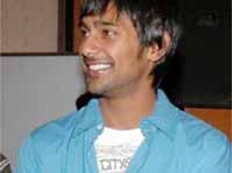 లవర్ బోయ్ వరుణ్ సందేశ్ ..అమ్మాయిల పిచ్చోడు