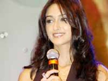 'సలీమ్‌'లో నా కేరెక్టర్‌ ఎలా ..ఇలియానా