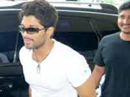 ఆర్య-2లో అల్లు అర్జున్ ది శాడిజమా? సుకుమార్ క్లారిఫికేషన్