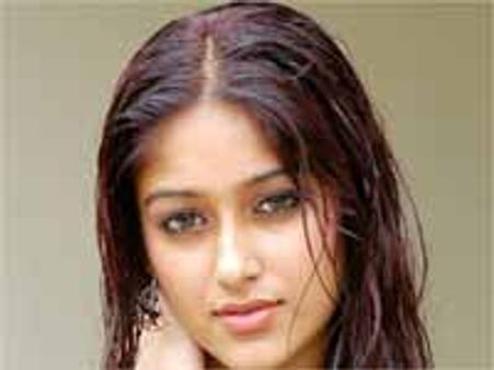 ఇలియానా పట్టు తగ్గుతోందా?