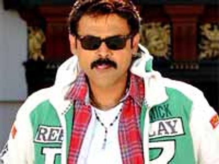 ఆ హీరో గొప్ప స్టార్..నాకు పోలికేంటి? వెంకటేష్‌