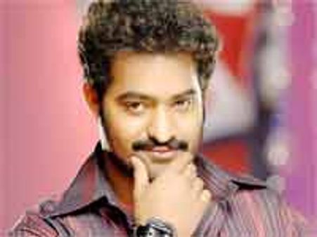 45 కోట్లు...14 దేశాలతో జూ ఎన్టీఆర్ స్ట్రాటజీ