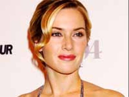 మరో ప్రతిష్టాత్మక అవార్డు అందుకున్న టైటానిక్ నాయిక..!!