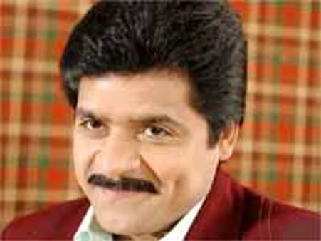 దుమ్ము దులుపేస్తున్న ఆలీ!