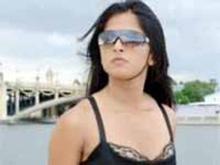 చాన్సులే...భలే చాన్సులే...లలలా లలలా లా! ఆనందతో అనుష్క!