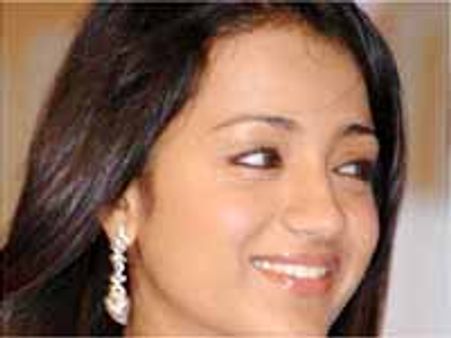 త్రిషకు హైదరాబాద్ లో సొంత స్టార్ హోటల్?