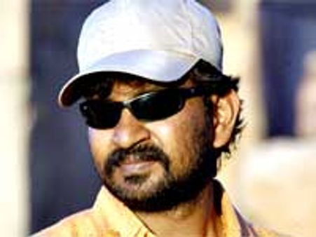 రాజమౌళి ఇలాంటి సినిమాలు కూడా తీయగలడా..??