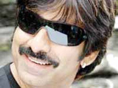 కృష్ణవంశీ, రవితేజల కందిరీగ చిత్రం లేటెస్ట్ ఇన్ఫో