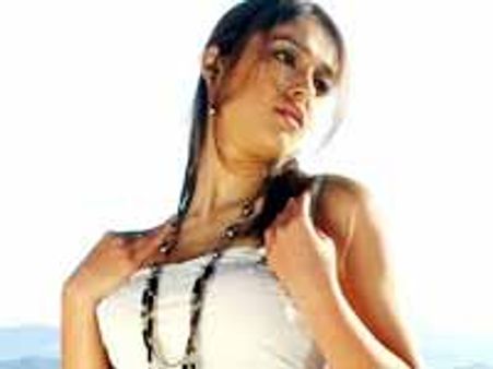 ఇలియానా చేతిలో మూడు పెద్ద సినిమాలు