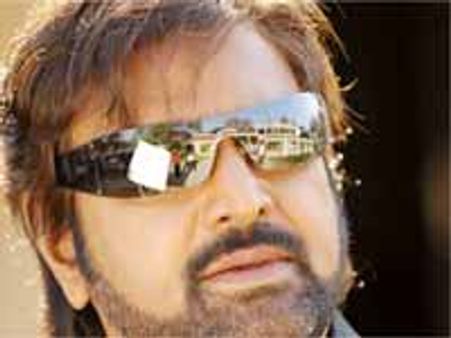 మోహన్ బాబు స్కూల్ పైనా దాడి